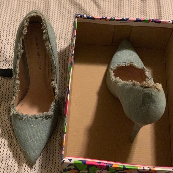 A pair of cute jean heels. - Picture 3 of 4